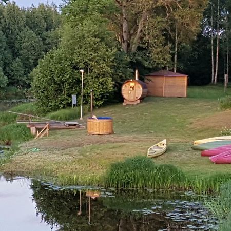 Soomaa Water Camp Hotell Jõesuu Exteriör bild