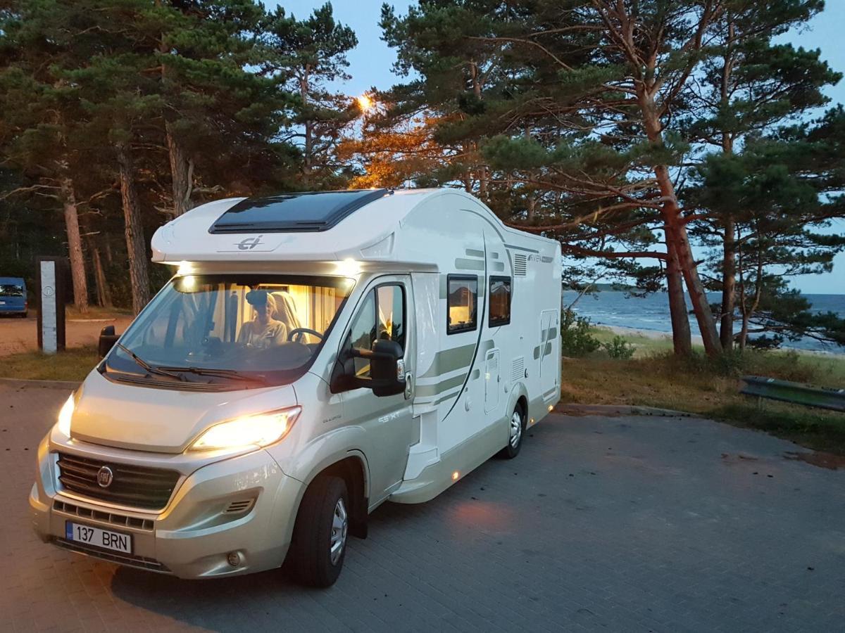 Soomaa Water Camp Hotell Jõesuu Exteriör bild