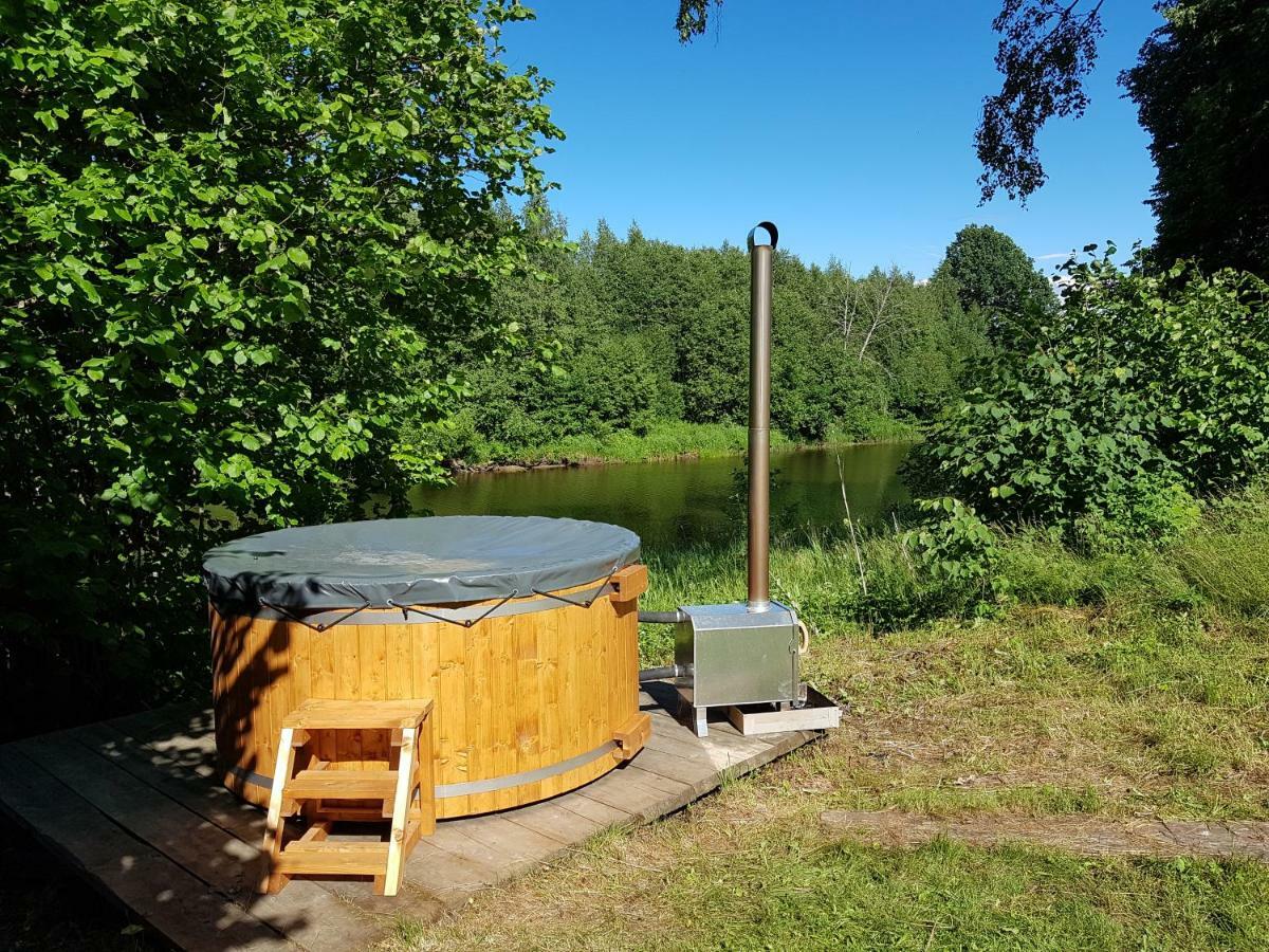 Soomaa Water Camp Hotell Jõesuu Exteriör bild