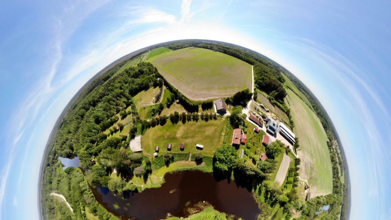 Soomaa Water Camp Hotell Jõesuu Exteriör bild